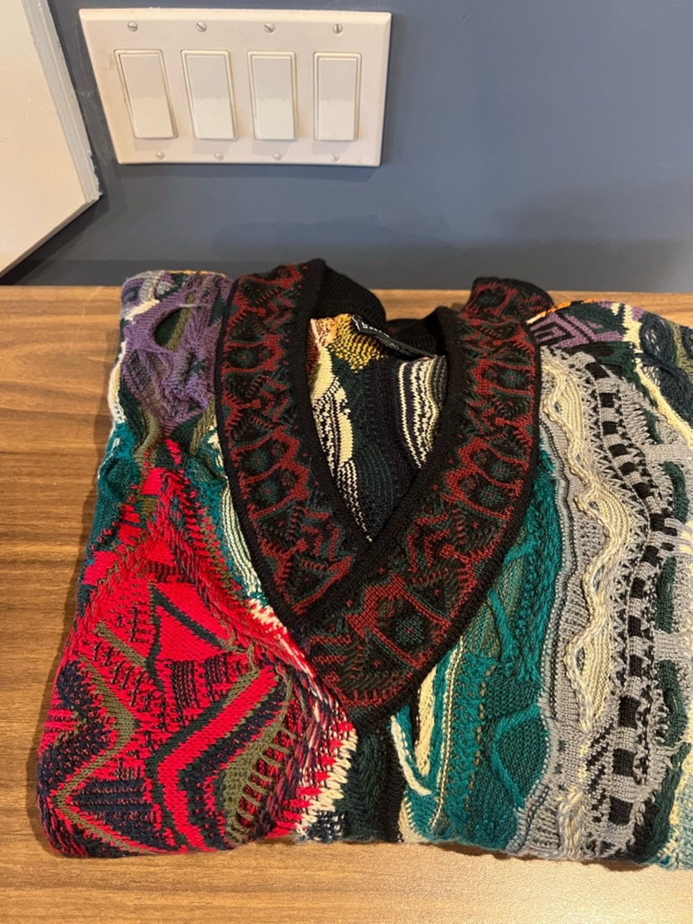 COOGI Multicolor V-Neck Knit Sweater Size Large  Excellent 
RARE - Picture 16 of 16